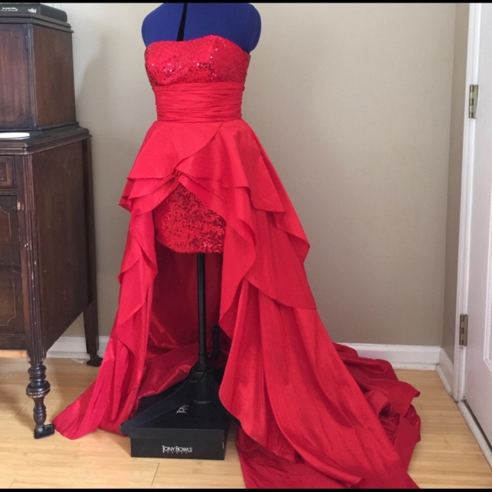 Beautiful Hi Lo prom or pageant dress